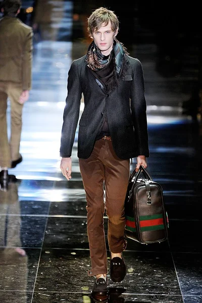 Look 33